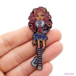 Clawdeen Wolf Pin - Image 3