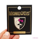 Skullette Shield Pin