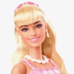 Barbie Movie: Barbie in Pink Gingham Dress (HPJ96) - Image 5