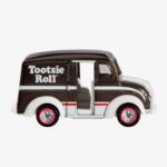 Matchbox Tootsie Roll Divco Milk Truck (HJW62) - Image 3